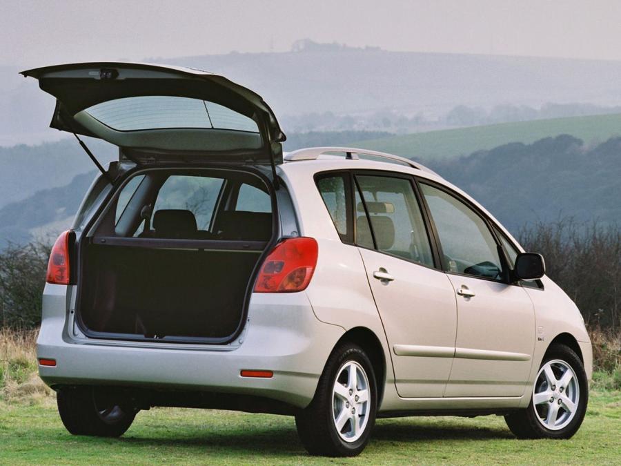  Toyota Corolla Verso 2001 года  (UK) (фото 3 из 9)